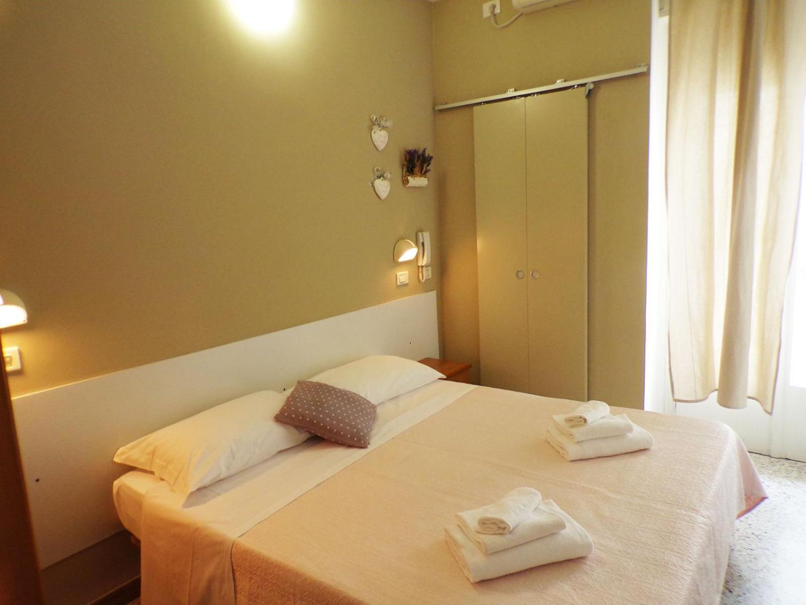Hotel Graziella Mare ริมินี ภายนอก รูปภาพ