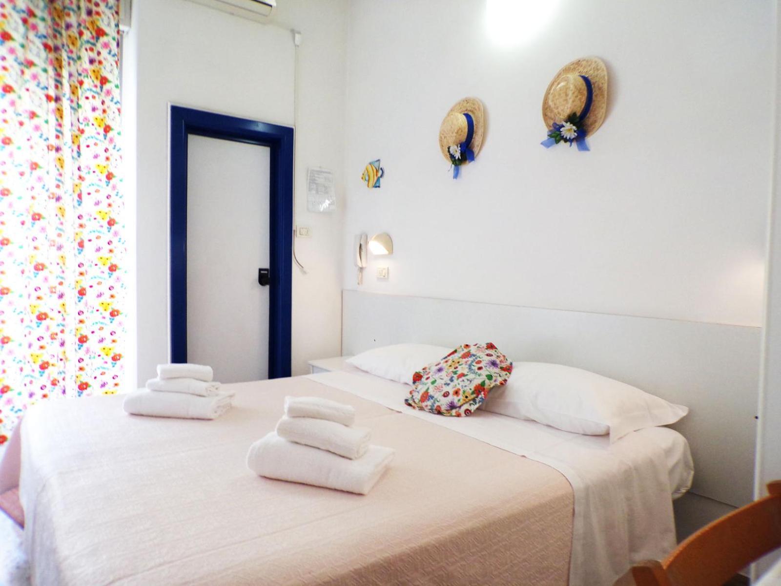 Hotel Graziella Mare ริมินี ภายนอก รูปภาพ